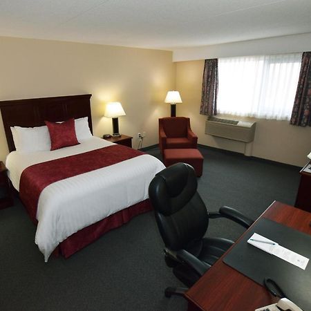 Lakeland Inn Hotel Cold Lake Buitenkant foto