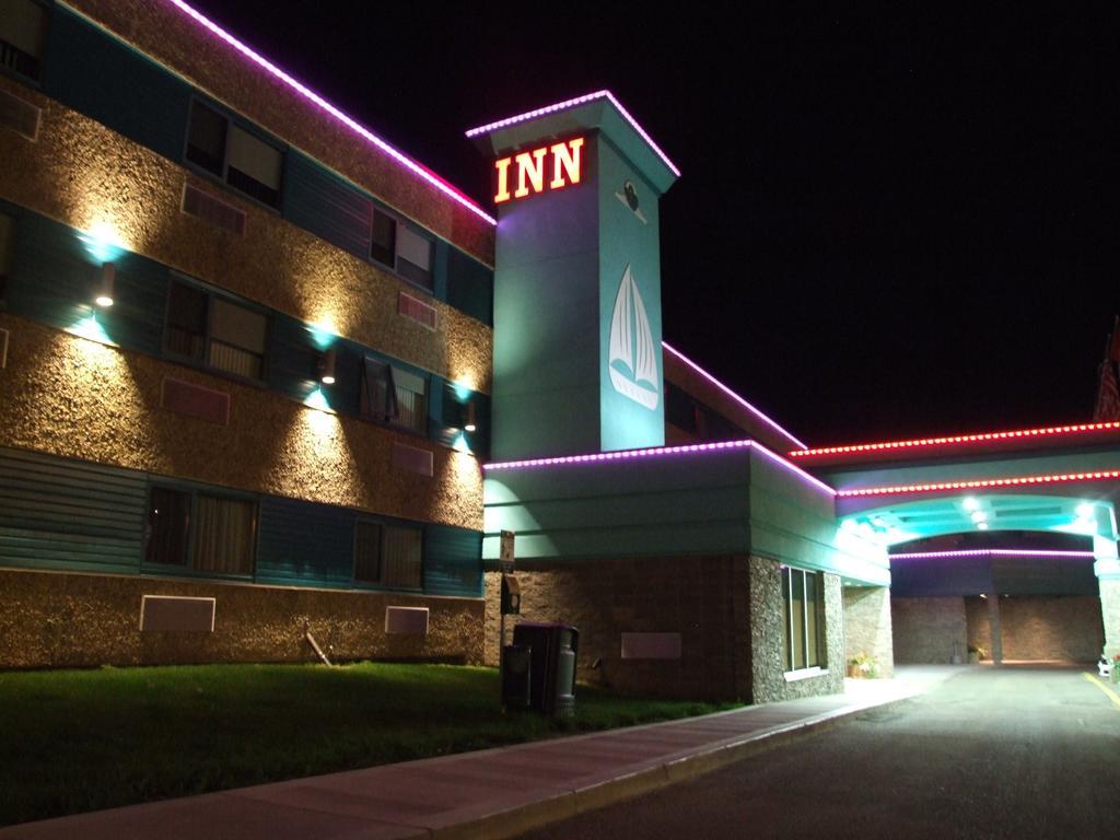 Lakeland Inn Hotel Cold Lake Buitenkant foto