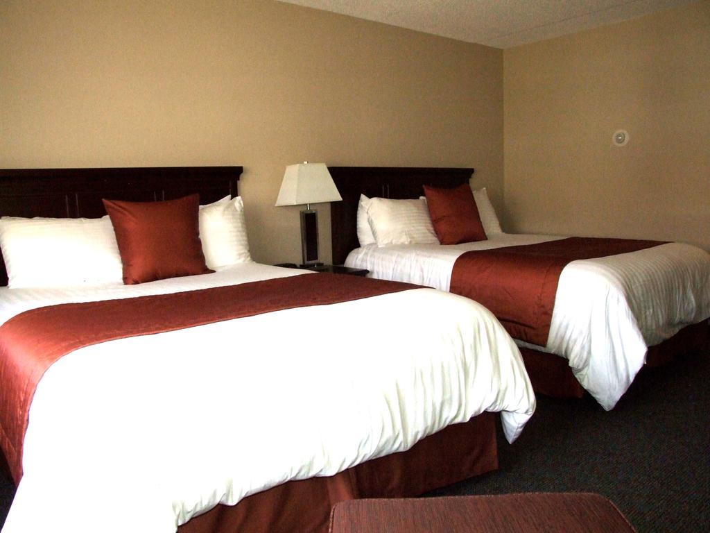 Lakeland Inn Hotel Cold Lake Buitenkant foto